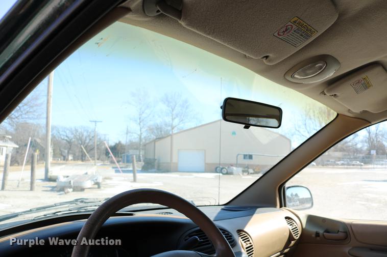 image for item DB6582 1998 Dodge Caravan van