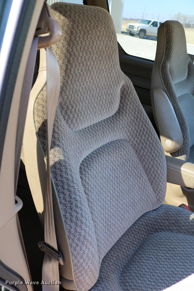 image for item DB6582 1998 Dodge Caravan van