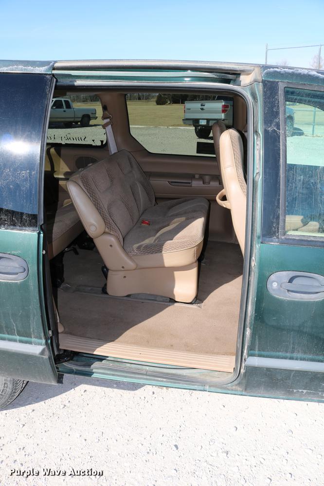image for item DB6582 1998 Dodge Caravan van