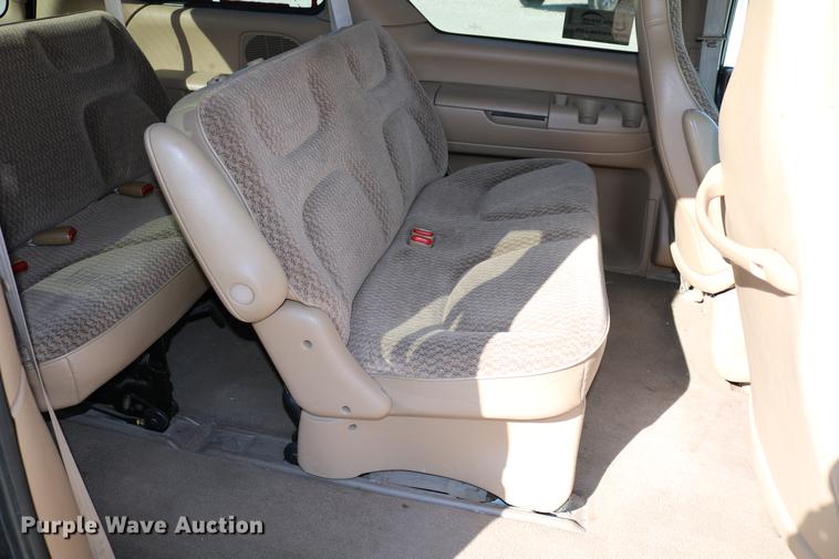 image for item DB6582 1998 Dodge Caravan van
