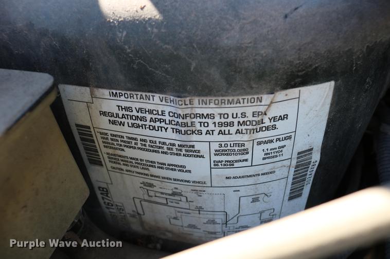 image for item DB6582 1998 Dodge Caravan van