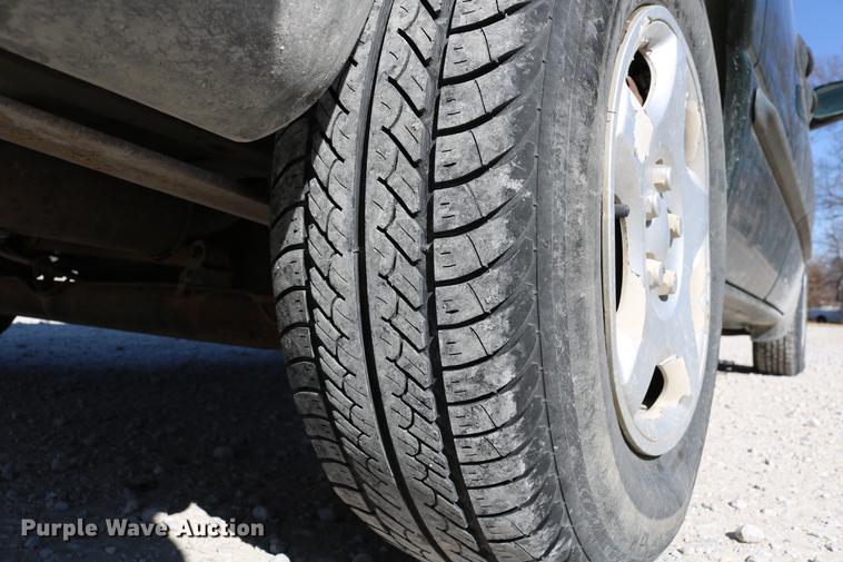 image for item DB6582 1998 Dodge Caravan van