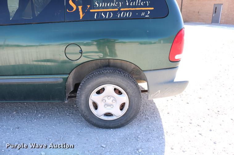 image for item DB6582 1998 Dodge Caravan van