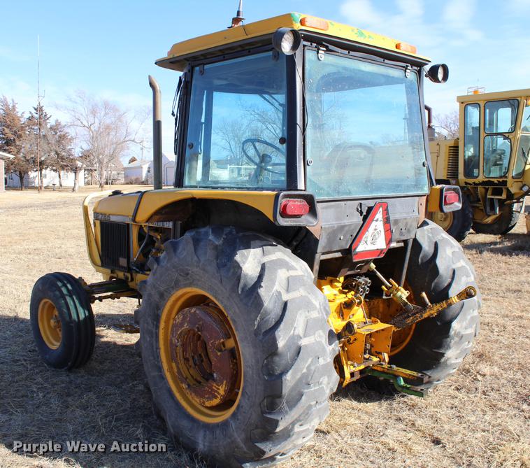 image for item DB6610 1989 John Deere 2755 tractor