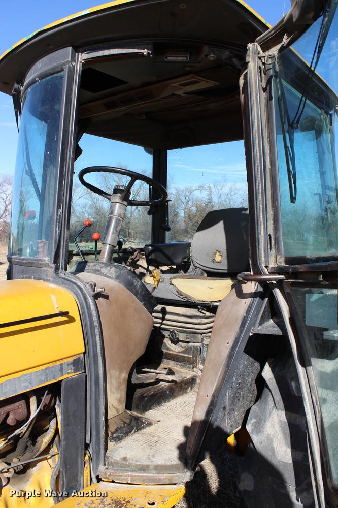 image for item DB6610 1989 John Deere 2755 tractor