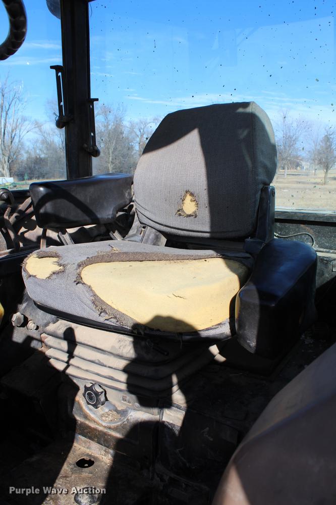 image for item DB6610 1989 John Deere 2755 tractor