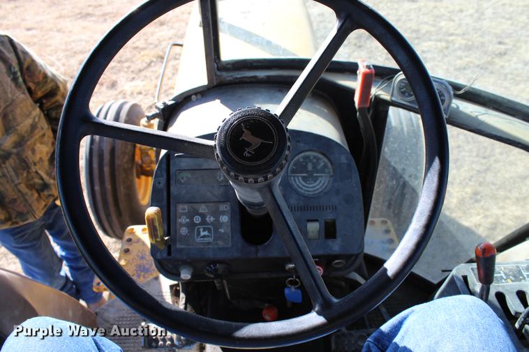 image for item DB6610 1989 John Deere 2755 tractor