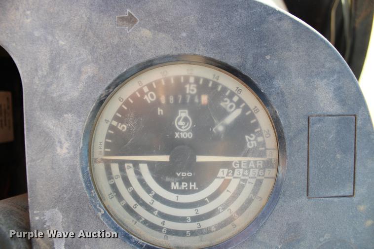 image for item DB6610 1989 John Deere 2755 tractor