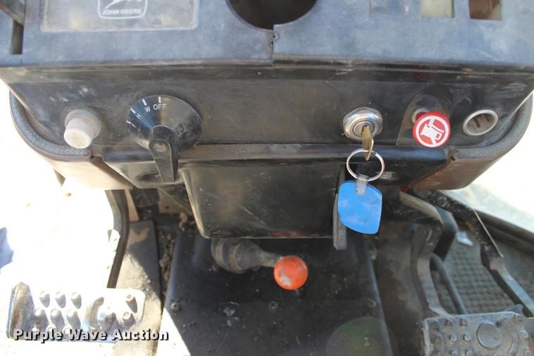 image for item DB6610 1989 John Deere 2755 tractor