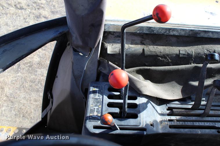 image for item DB6610 1989 John Deere 2755 tractor