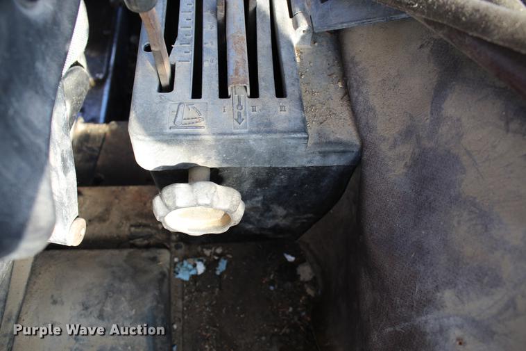 image for item DB6610 1989 John Deere 2755 tractor