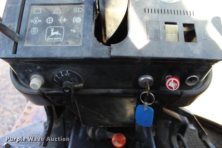 image for item DB6610 1989 John Deere 2755 tractor