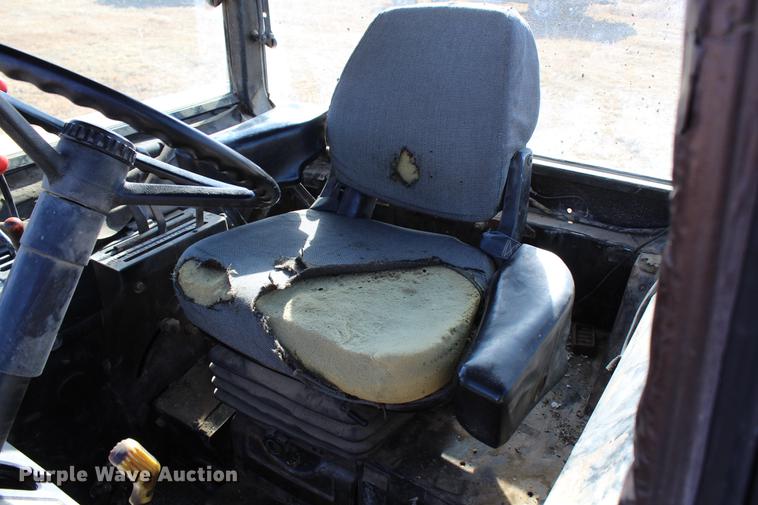 image for item DB6610 1989 John Deere 2755 tractor