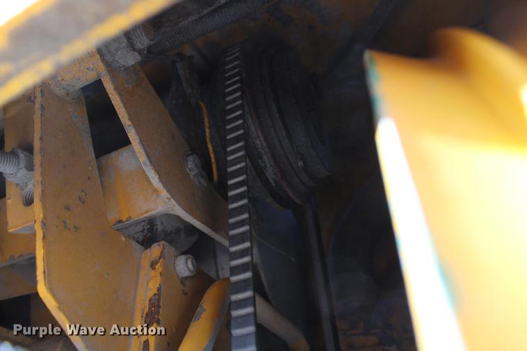 image for item DB6610 1989 John Deere 2755 tractor