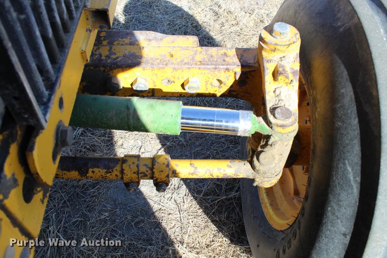 image for item DB6610 1989 John Deere 2755 tractor