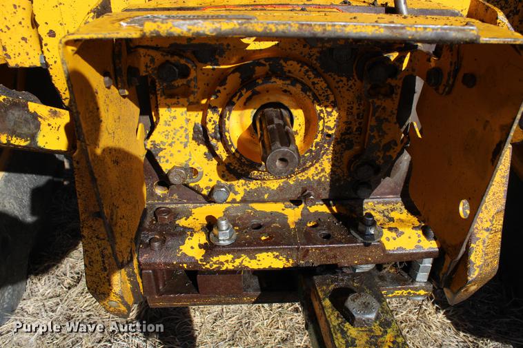 image for item DB6610 1989 John Deere 2755 tractor