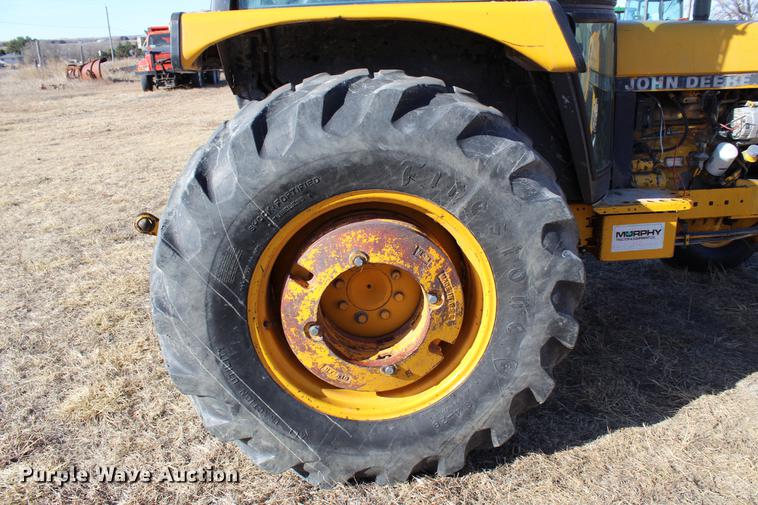 image for item DB6610 1989 John Deere 2755 tractor