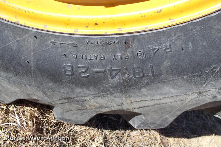 image for item DB6610 1989 John Deere 2755 tractor