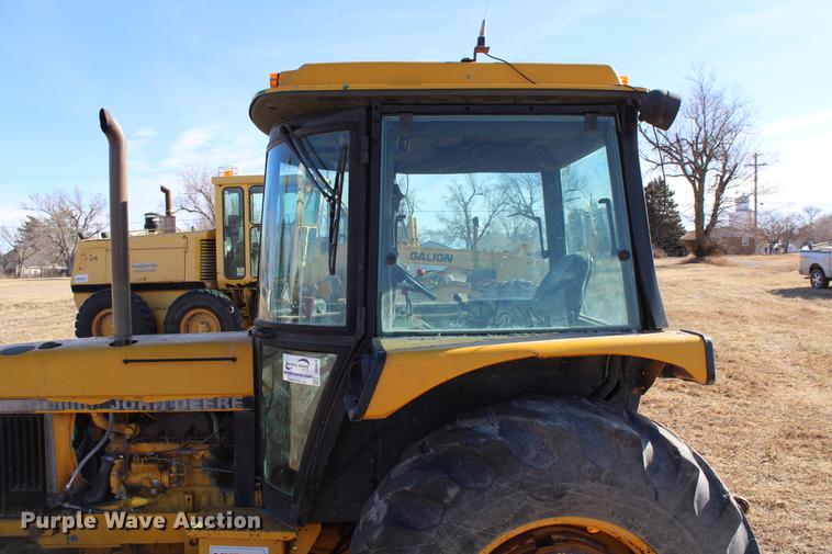 image for item DB6610 1989 John Deere 2755 tractor