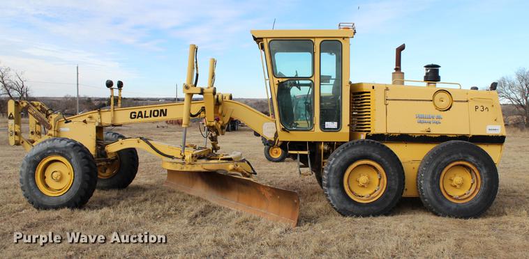 image for item DB6611 2001 Galion 850C motor grader
