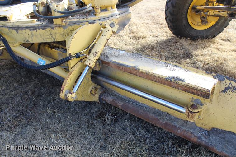 image for item DB6611 2001 Galion 850C motor grader