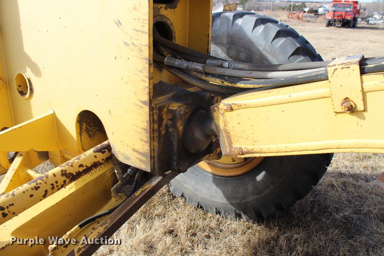 image for item DB6611 2001 Galion 850C motor grader