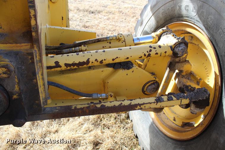 image for item DB6611 2001 Galion 850C motor grader