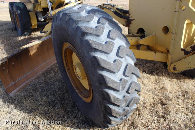 image for item DB6611 2001 Galion 850C motor grader