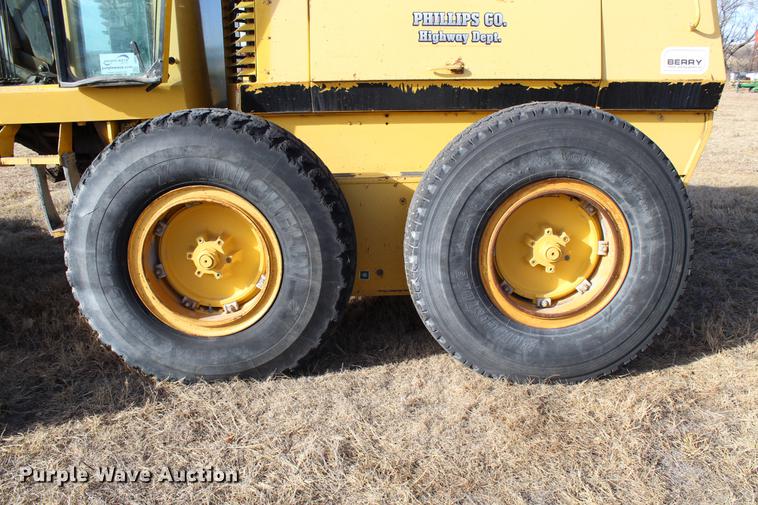 image for item DB6611 2001 Galion 850C motor grader