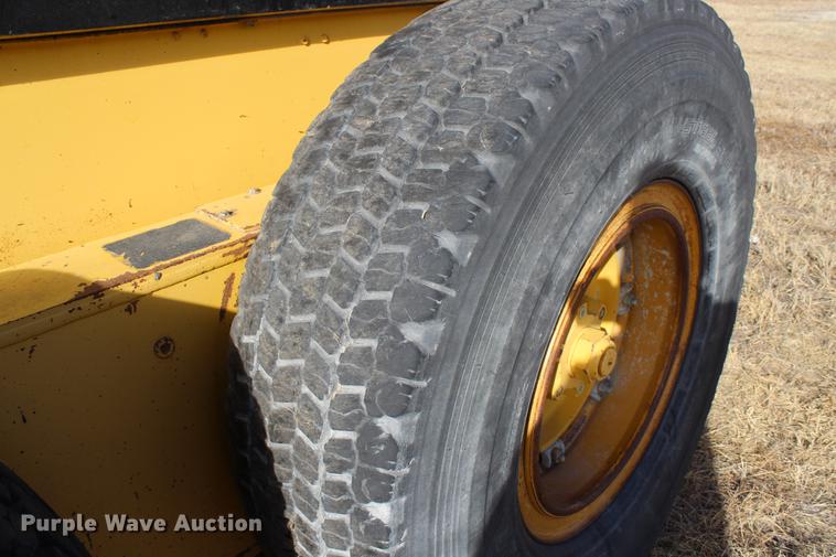 image for item DB6611 2001 Galion 850C motor grader