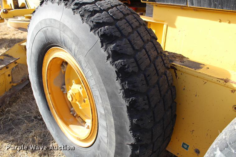 image for item DB6611 2001 Galion 850C motor grader