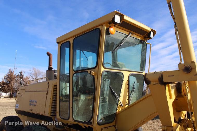 image for item DB6611 2001 Galion 850C motor grader