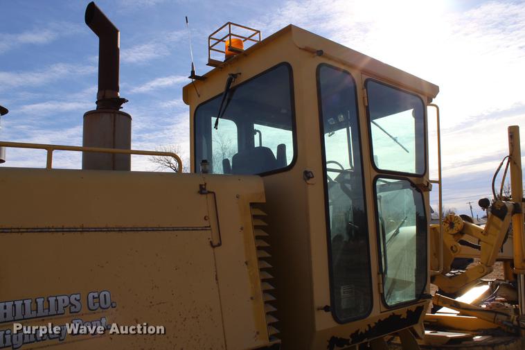 image for item DB6611 2001 Galion 850C motor grader