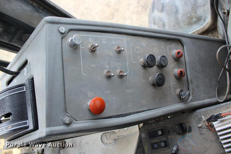 image for item DB6612 2001 Galion 850C motor grader