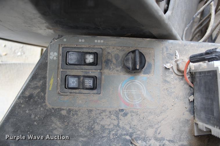 image for item DB6612 2001 Galion 850C motor grader