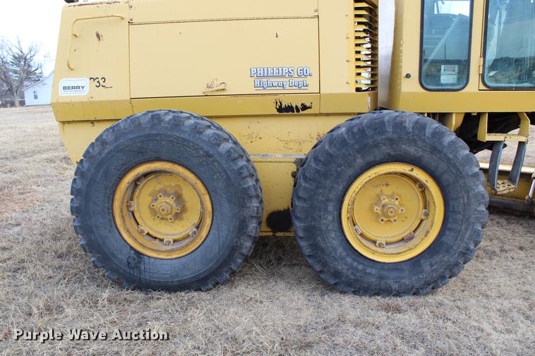 image for item DB6612 2001 Galion 850C motor grader