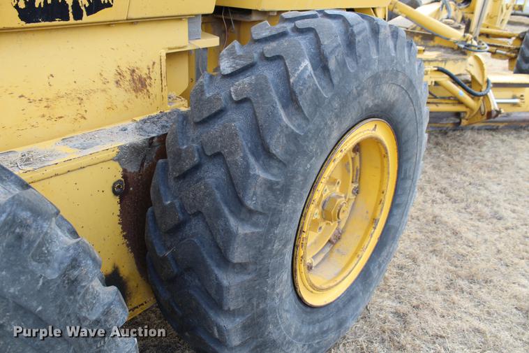 image for item DB6612 2001 Galion 850C motor grader