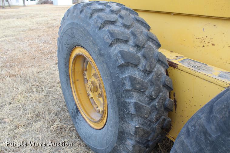 image for item DB6612 2001 Galion 850C motor grader