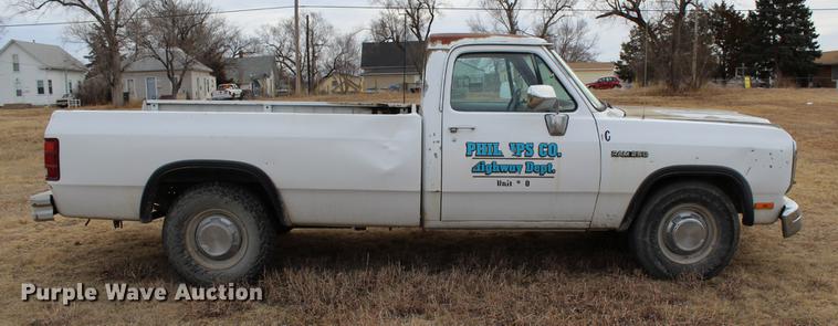 image for item DB6613 1993 Dodge D250 pickup truck