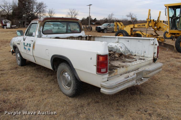 image for item DB6613 1993 Dodge D250 pickup truck