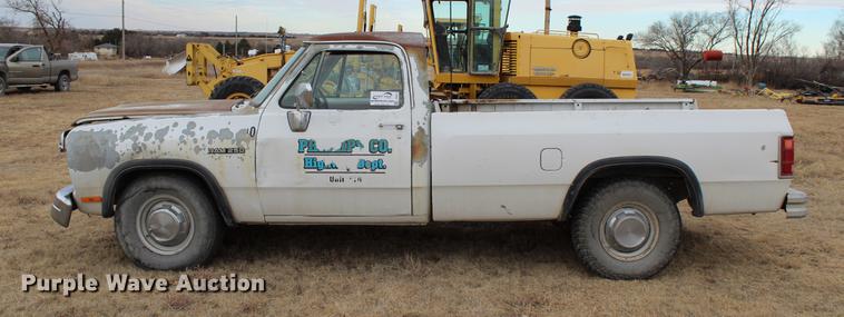 image for item DB6613 1993 Dodge D250 pickup truck