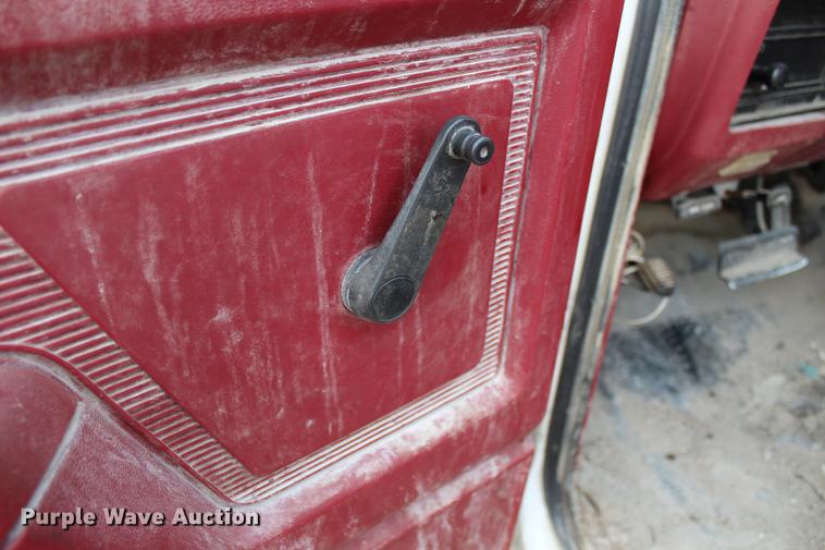 image for item DB6613 1993 Dodge D250 pickup truck