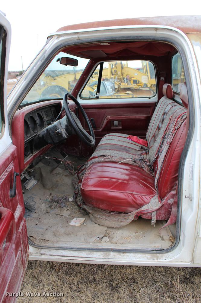 image for item DB6613 1993 Dodge D250 pickup truck