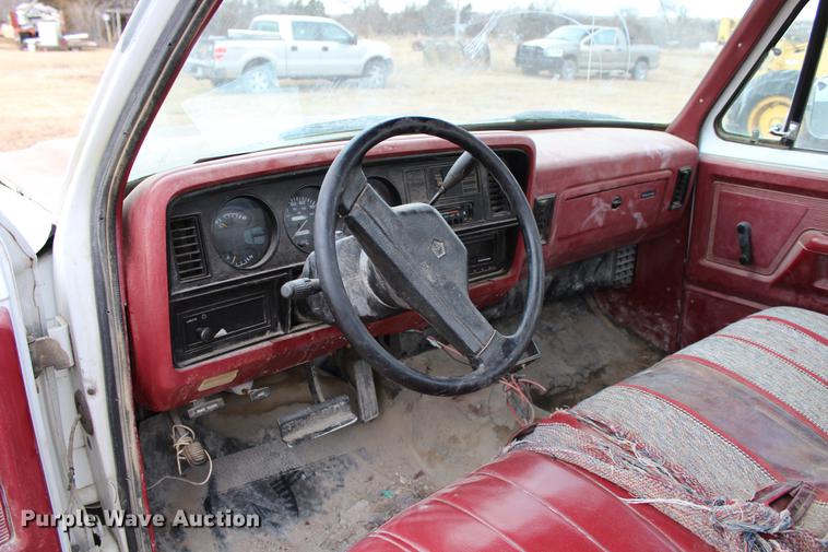 image for item DB6613 1993 Dodge D250 pickup truck