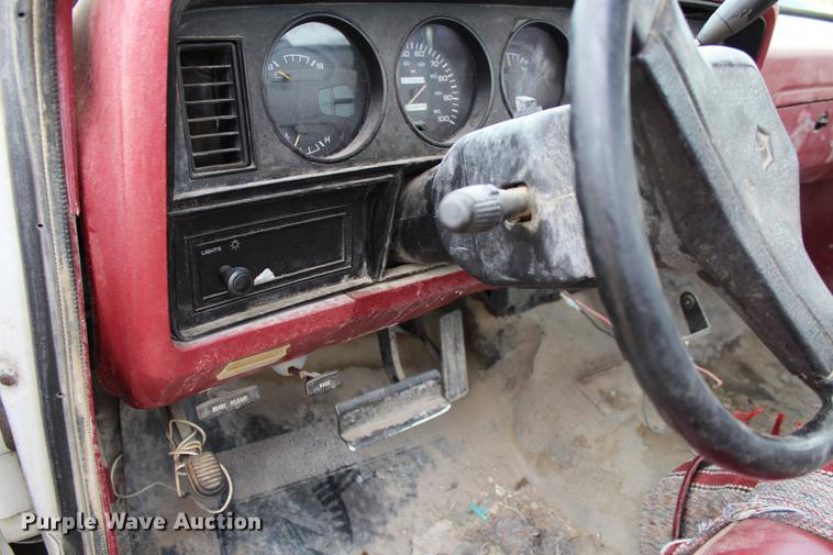 image for item DB6613 1993 Dodge D250 pickup truck