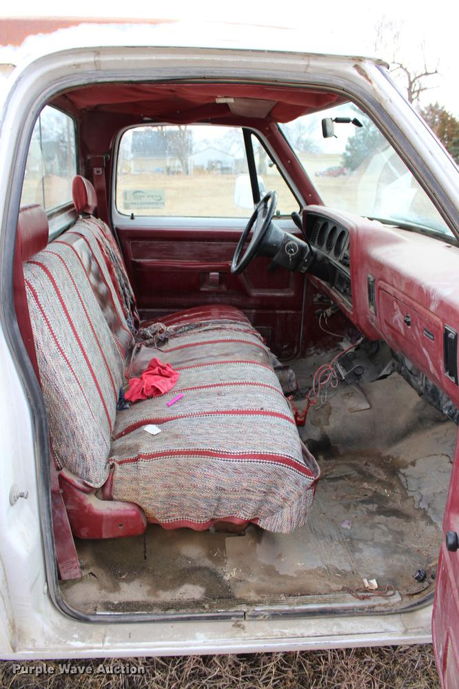 image for item DB6613 1993 Dodge D250 pickup truck