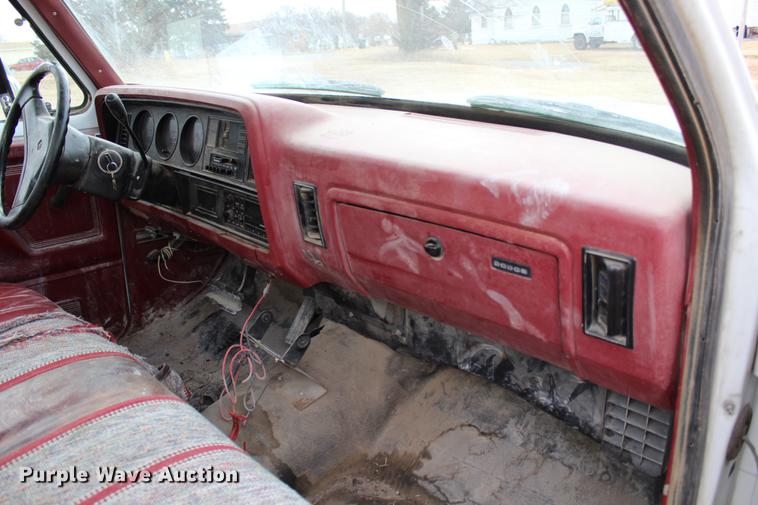 image for item DB6613 1993 Dodge D250 pickup truck