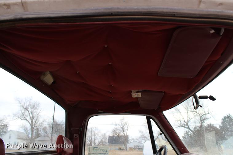 image for item DB6613 1993 Dodge D250 pickup truck