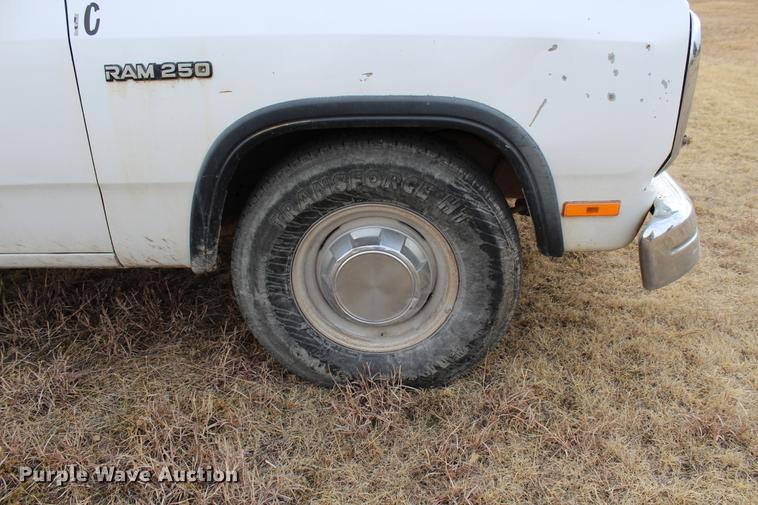 image for item DB6613 1993 Dodge D250 pickup truck