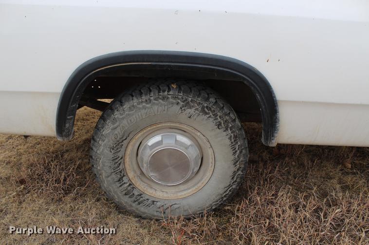 image for item DB6613 1993 Dodge D250 pickup truck